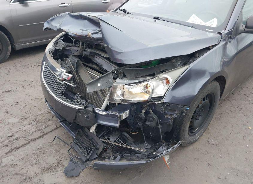 Photo 6 of 2013 Chevrolet Cruze LS AUTO (VIN 1G1PA5SG7D7318609)