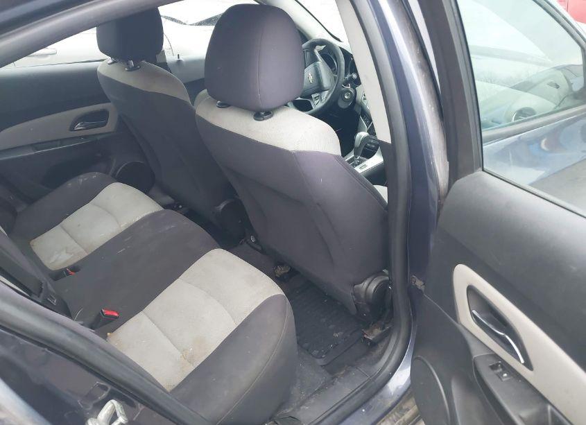 Photo 8 of 2013 Chevrolet Cruze LS AUTO (VIN 1G1PA5SG7D7318609)