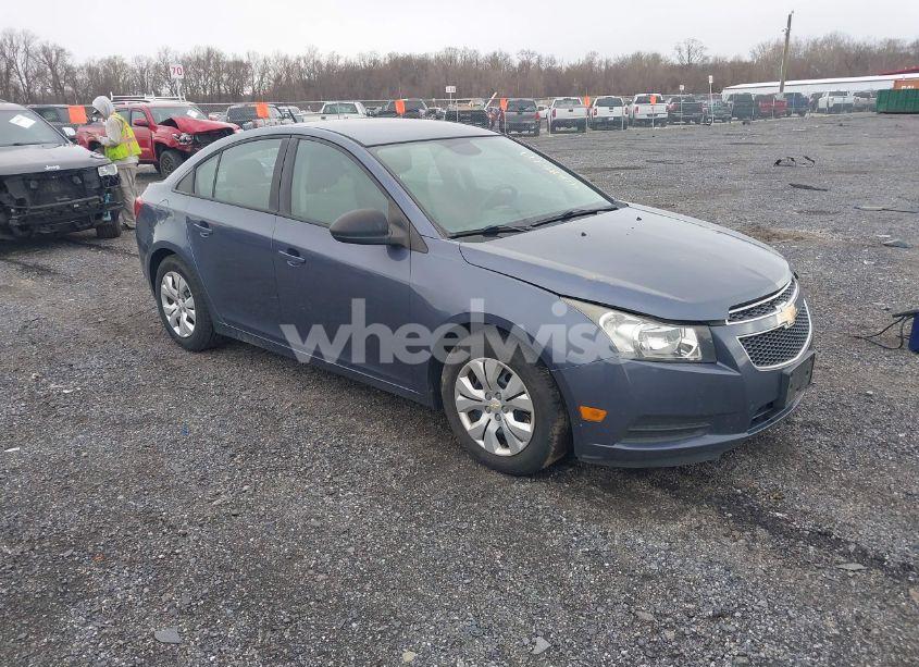 2013 Chevrolet Cruze LS AUTO (VIN 1G1PA5SG7D7325012) main photo