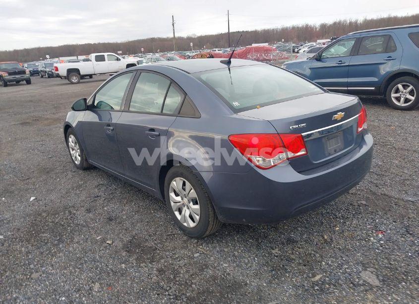 Photo 3 of 2013 Chevrolet Cruze LS AUTO (VIN 1G1PA5SG7D7325012)