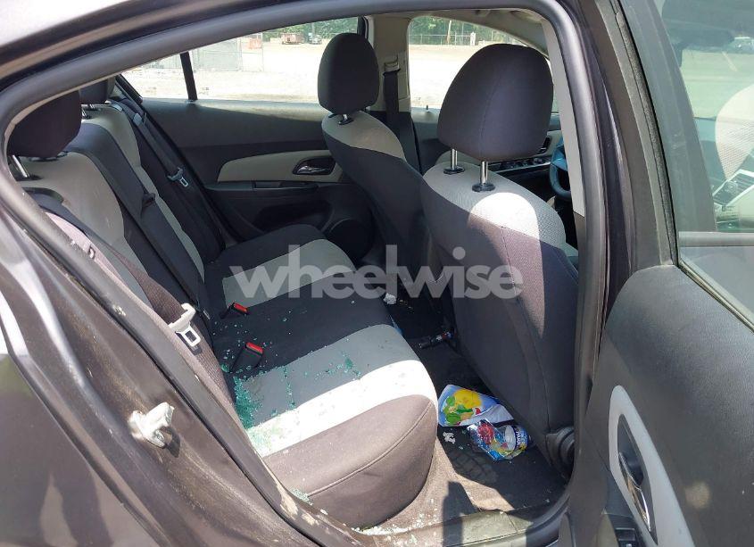 Photo 8 of 2014 Chevrolet Cruze LS AUTO (VIN 1G1PA5SG7E7143313)