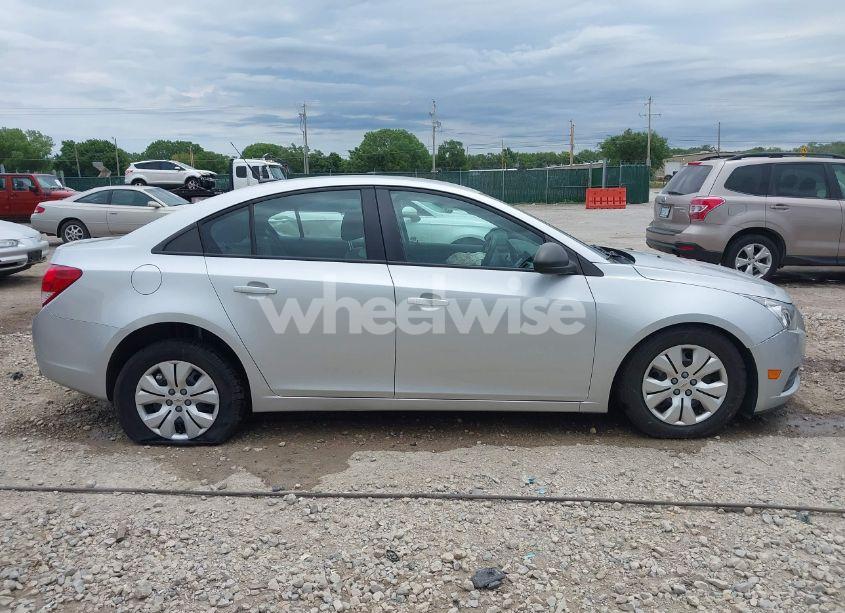 Photo 13 of 2014 Chevrolet Cruze LS AUTO (VIN 1G1PA5SG7E7154005)