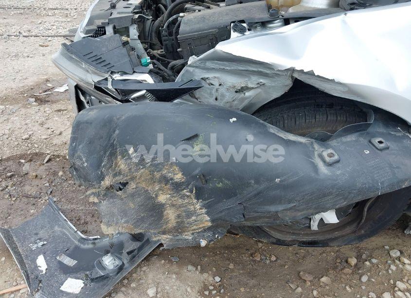 Photo 6 of 2014 Chevrolet Cruze LS AUTO (VIN 1G1PA5SG7E7154005)