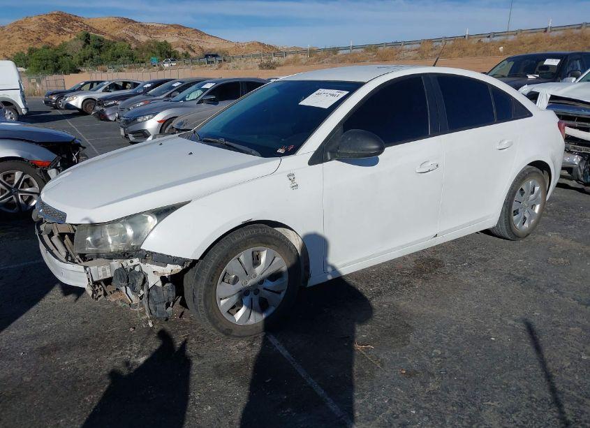 Photo 2 of 2014 Chevrolet Cruze LS AUTO (VIN 1G1PA5SG7E7191233)