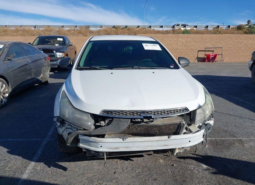 Photo 6 of 2014 Chevrolet Cruze LS AUTO (VIN 1G1PA5SG7E7191233)