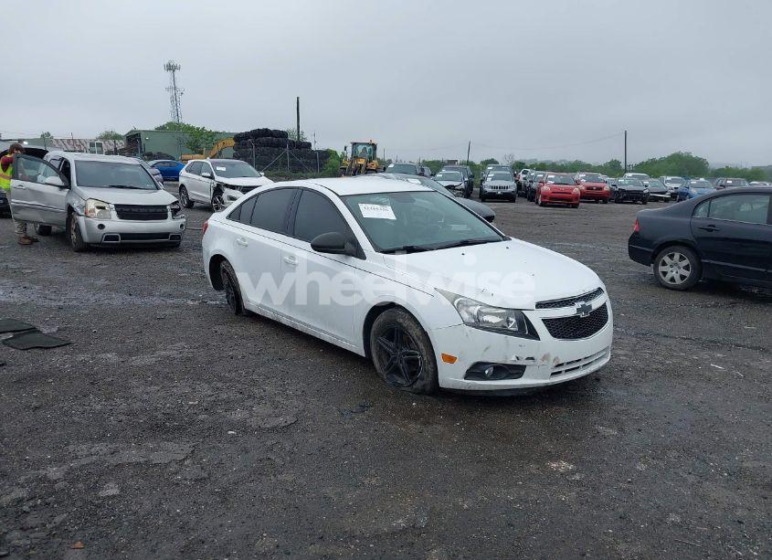 2014 Chevrolet Cruze LS AUTO (VIN 1G1PA5SG7E7218513) main photo