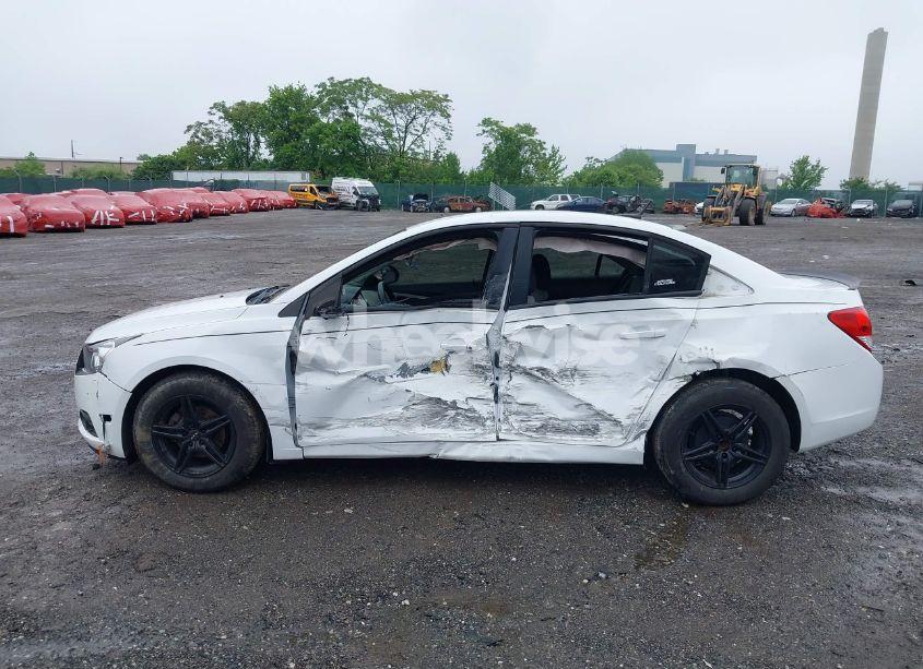 Photo 14 of 2014 Chevrolet Cruze LS AUTO (VIN 1G1PA5SG7E7218513)