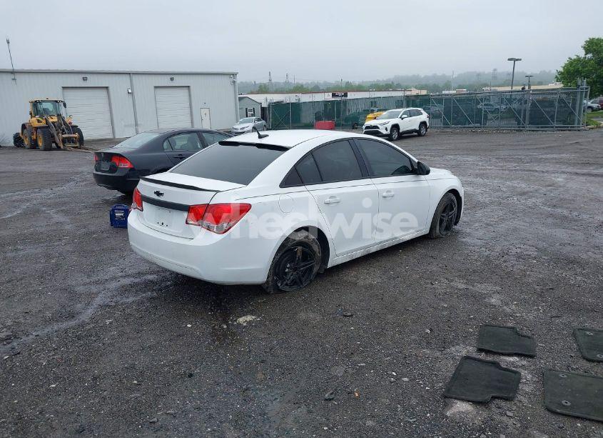 Photo 4 of 2014 Chevrolet Cruze LS AUTO (VIN 1G1PA5SG7E7218513)