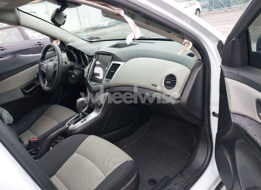 Photo 5 of 2014 Chevrolet Cruze LS AUTO (VIN 1G1PA5SG7E7218513)