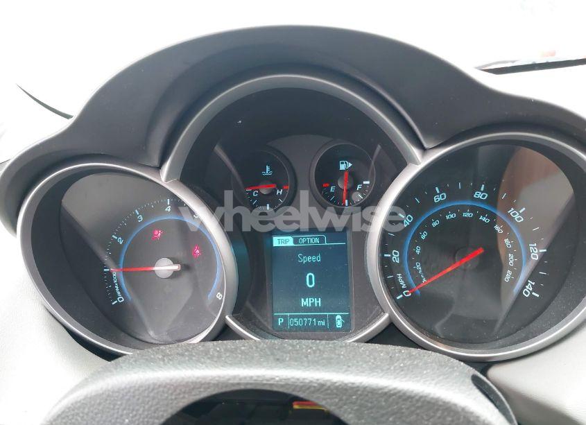 Photo 7 of 2014 Chevrolet Cruze LS AUTO (VIN 1G1PA5SG7E7218513)