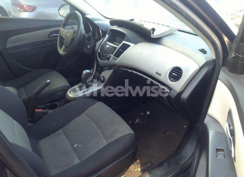 Photo 5 of 2014 Chevrolet Cruze LS AUTO (VIN 1G1PA5SG7E7349506)