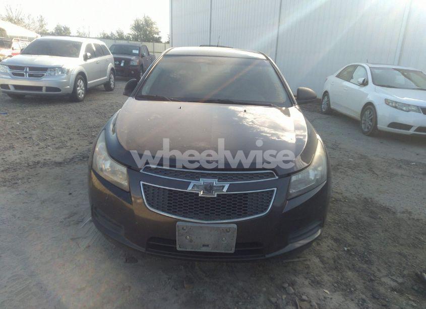 Photo 6 of 2014 Chevrolet Cruze LS AUTO (VIN 1G1PA5SG7E7349506)