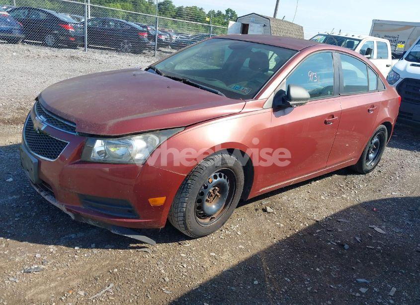 Photo 2 of 2013 Chevrolet Cruze LS AUTO (VIN 1G1PA5SG8D7125126)