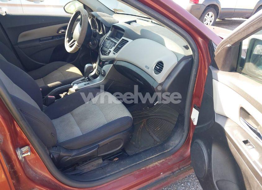 Photo 5 of 2013 Chevrolet Cruze LS AUTO (VIN 1G1PA5SG8D7125126)