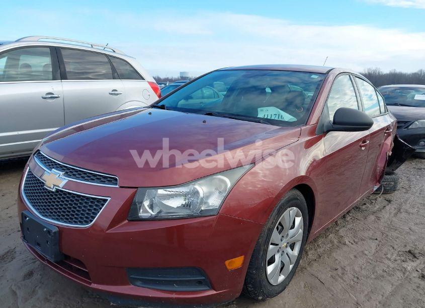 Photo 2 of 2013 Chevrolet Cruze LS AUTO (VIN 1G1PA5SG8D7176626)