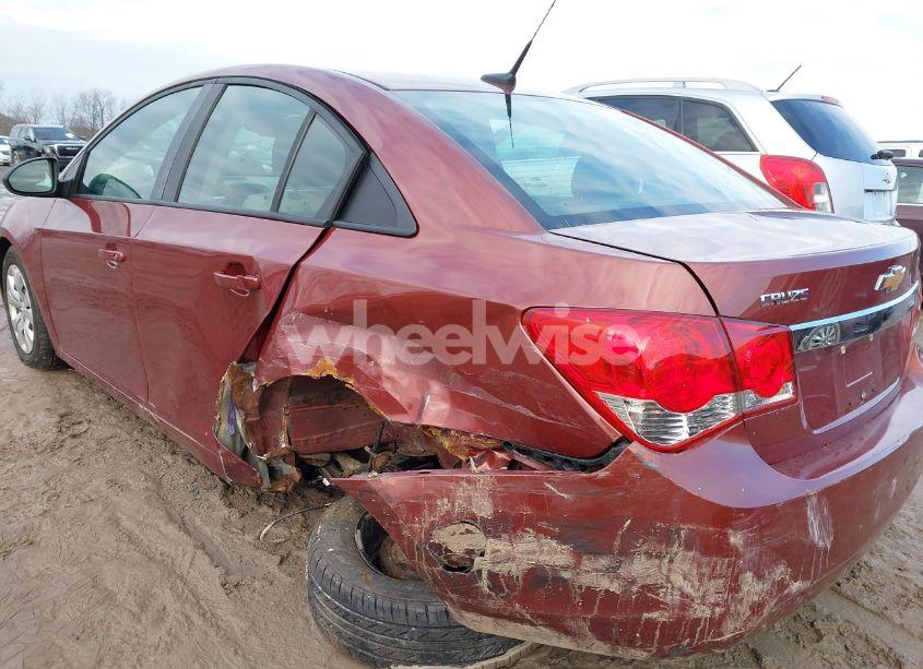 Photo 6 of 2013 Chevrolet Cruze LS AUTO (VIN 1G1PA5SG8D7176626)