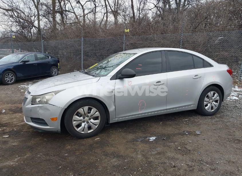 Photo 12 of 2013 Chevrolet Cruze LS AUTO (VIN 1G1PA5SG8D7291114)