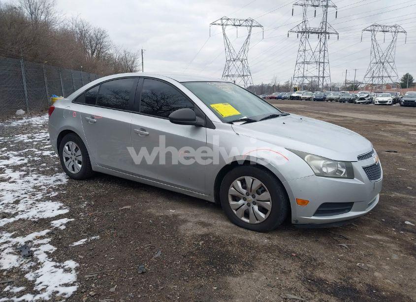 Photo 13 of 2013 Chevrolet Cruze LS AUTO (VIN 1G1PA5SG8D7291114)