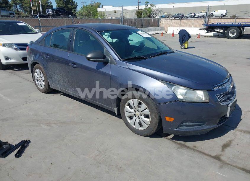 2013 Chevrolet Cruze LS AUTO (VIN 1G1PA5SG8D7298080) main photo