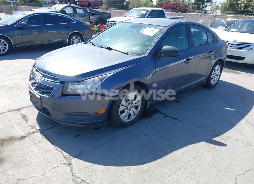 Photo 6 of 2013 Chevrolet Cruze LS AUTO (VIN 1G1PA5SG8D7298080)