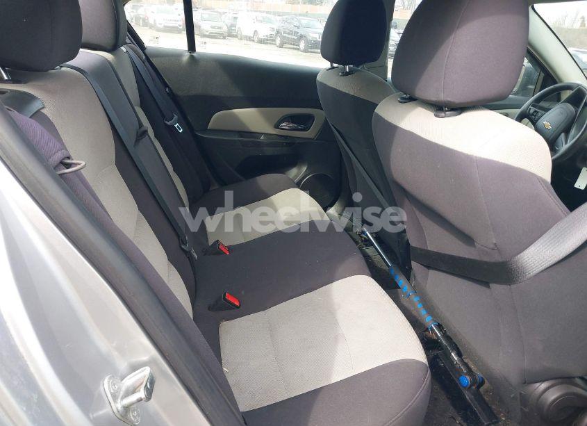 Photo 8 of 2013 Chevrolet Cruze LS AUTO (VIN 1G1PA5SG8D7302872)