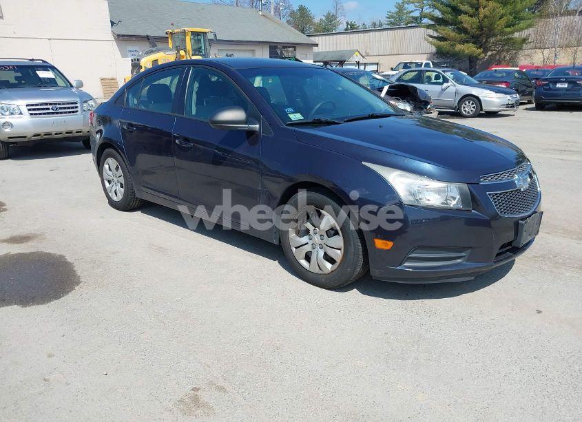 2014 Chevrolet Cruze LS AUTO (VIN 1G1PA5SG8E7138931) main photo