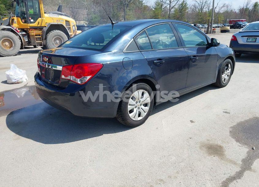 Photo 4 of 2014 Chevrolet Cruze LS AUTO (VIN 1G1PA5SG8E7138931)