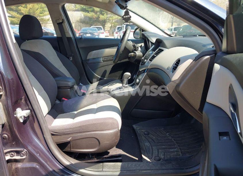 Photo 5 of 2014 Chevrolet Cruze LS AUTO (VIN 1G1PA5SG8E7138931)