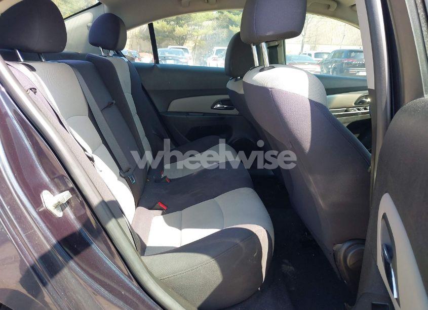 Photo 8 of 2014 Chevrolet Cruze LS AUTO (VIN 1G1PA5SG8E7138931)