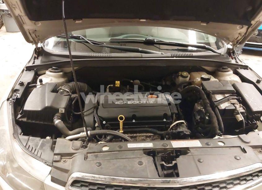 Photo 10 of 2014 Chevrolet Cruze LS AUTO (VIN 1G1PA5SG8E7201848)