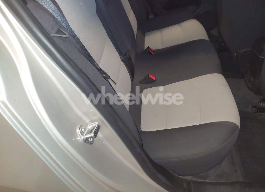 Photo 8 of 2014 Chevrolet Cruze LS AUTO (VIN 1G1PA5SG8E7201848)