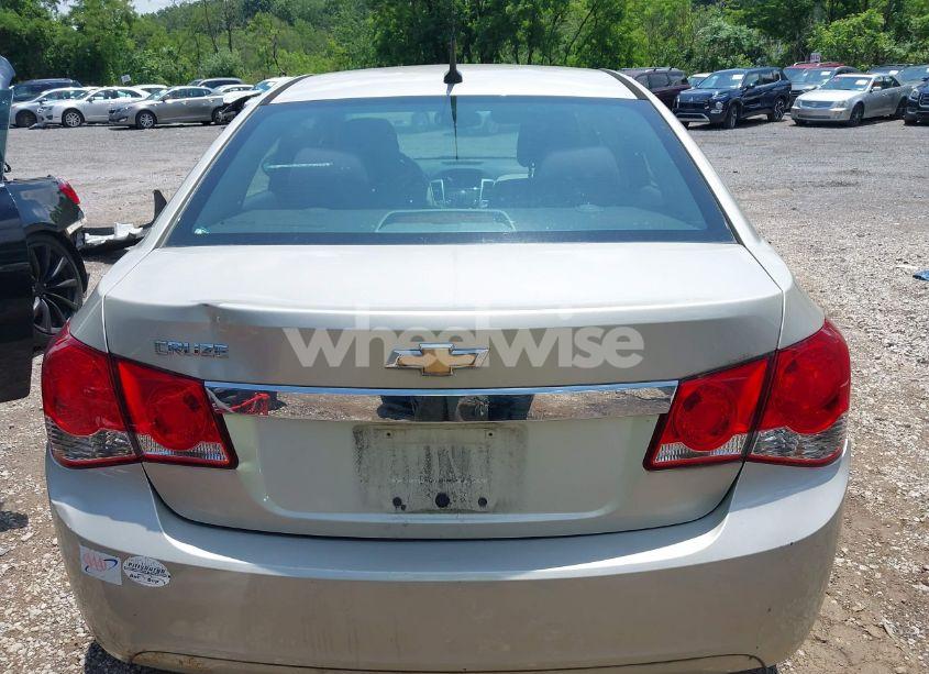 Photo 16 of 2014 Chevrolet Cruze LS AUTO (VIN 1G1PA5SG8E7220464)