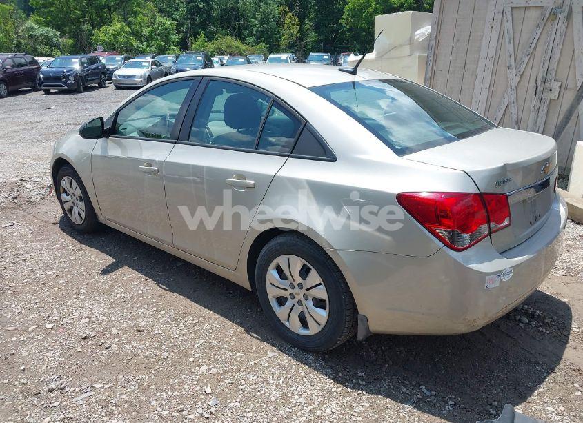 Photo 3 of 2014 Chevrolet Cruze LS AUTO (VIN 1G1PA5SG8E7220464)
