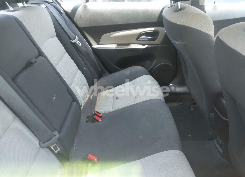 Photo 8 of 2014 Chevrolet Cruze LS AUTO (VIN 1G1PA5SG8E7220464)