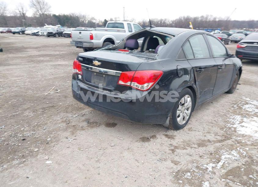 Photo 4 of 2014 Chevrolet Cruze LS AUTO (VIN 1G1PA5SG8E7260687)