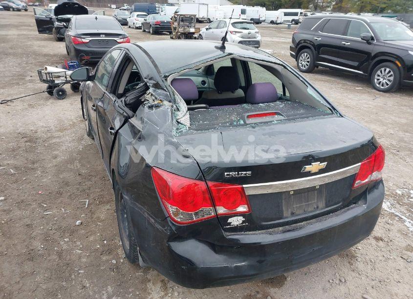 Photo 6 of 2014 Chevrolet Cruze LS AUTO (VIN 1G1PA5SG8E7260687)
