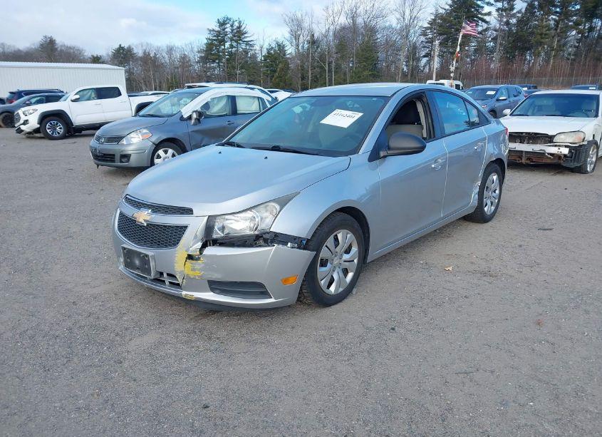 Photo 2 of 2014 Chevrolet Cruze LS AUTO (VIN 1G1PA5SG8E7291146)