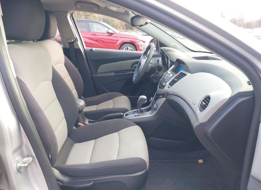 Photo 5 of 2014 Chevrolet Cruze LS AUTO (VIN 1G1PA5SG8E7291146)