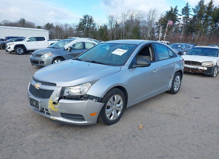 Photo 6 of 2014 Chevrolet Cruze LS AUTO (VIN 1G1PA5SG8E7291146)
