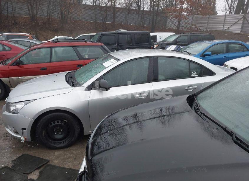 Photo 13 of 2014 Chevrolet Cruze LS AUTO (VIN 1G1PA5SG8E7292460)