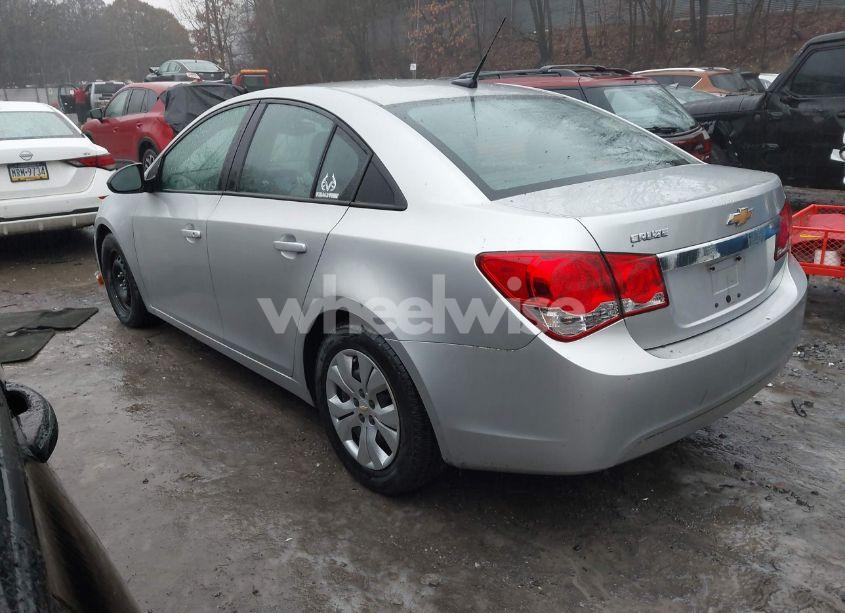 Photo 3 of 2014 Chevrolet Cruze LS AUTO (VIN 1G1PA5SG8E7292460)