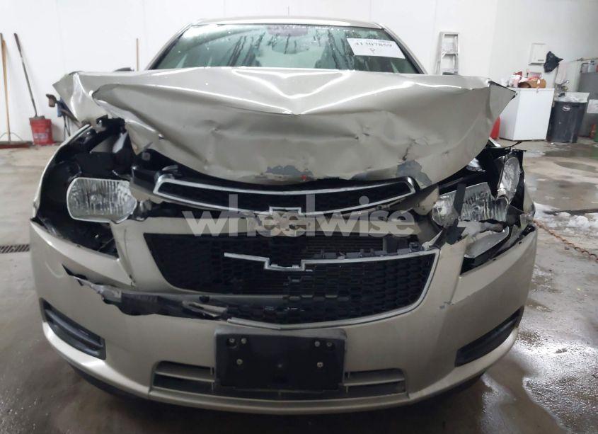 Photo 12 of 2014 Chevrolet Cruze LS AUTO (VIN 1G1PA5SG8E7419319)