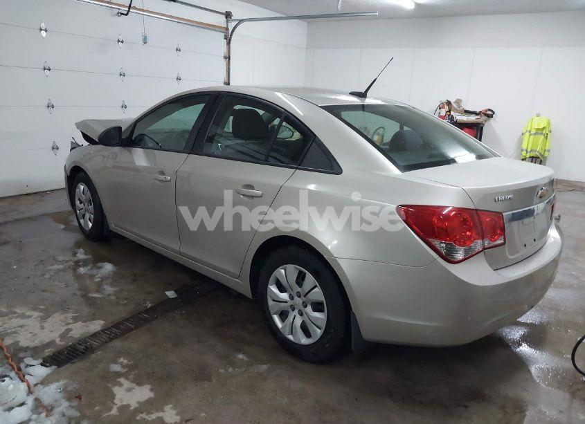 Photo 3 of 2014 Chevrolet Cruze LS AUTO (VIN 1G1PA5SG8E7419319)