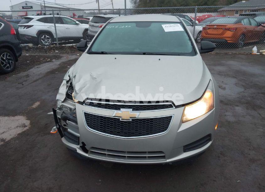 Photo 12 of 2014 Chevrolet Cruze LS AUTO (VIN 1G1PA5SG8E7429588)