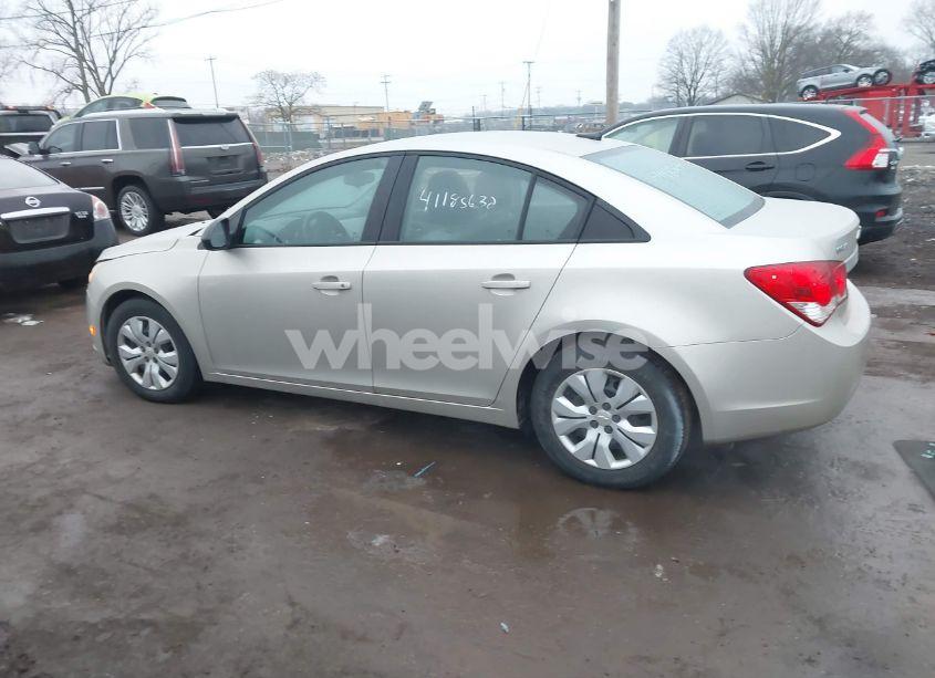 Photo 14 of 2014 Chevrolet Cruze LS AUTO (VIN 1G1PA5SG8E7429588)