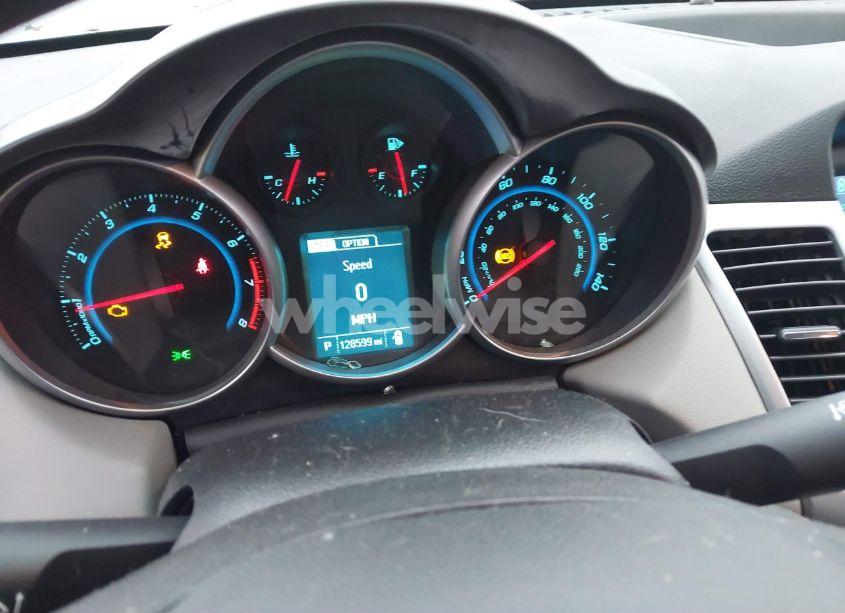 Photo 7 of 2014 Chevrolet Cruze LS AUTO (VIN 1G1PA5SG8E7429588)