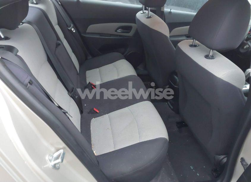 Photo 8 of 2014 Chevrolet Cruze LS AUTO (VIN 1G1PA5SG8E7429588)
