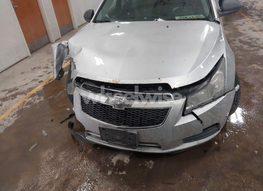 Photo 13 of 2014 Chevrolet Cruze LS AUTO (VIN 1G1PA5SG8E7443426)