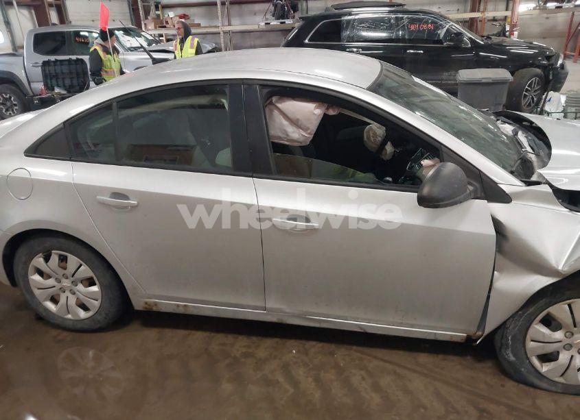 Photo 14 of 2014 Chevrolet Cruze LS AUTO (VIN 1G1PA5SG8E7443426)