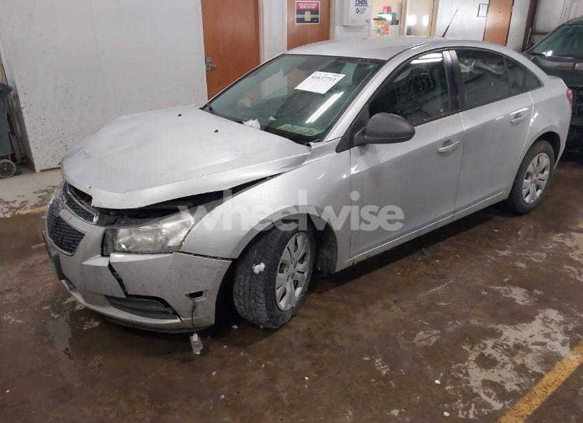 Photo 2 of 2014 Chevrolet Cruze LS AUTO (VIN 1G1PA5SG8E7443426)